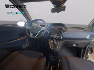 LANCIA Ypsilon 1.0 firefly hybrid Platino s&s 70cv - NEOPATENTATI