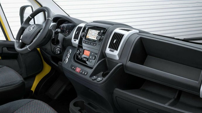 Opel Movano Interior 21X9 15 052