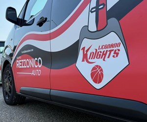 Photo 5900151769323473817 Y